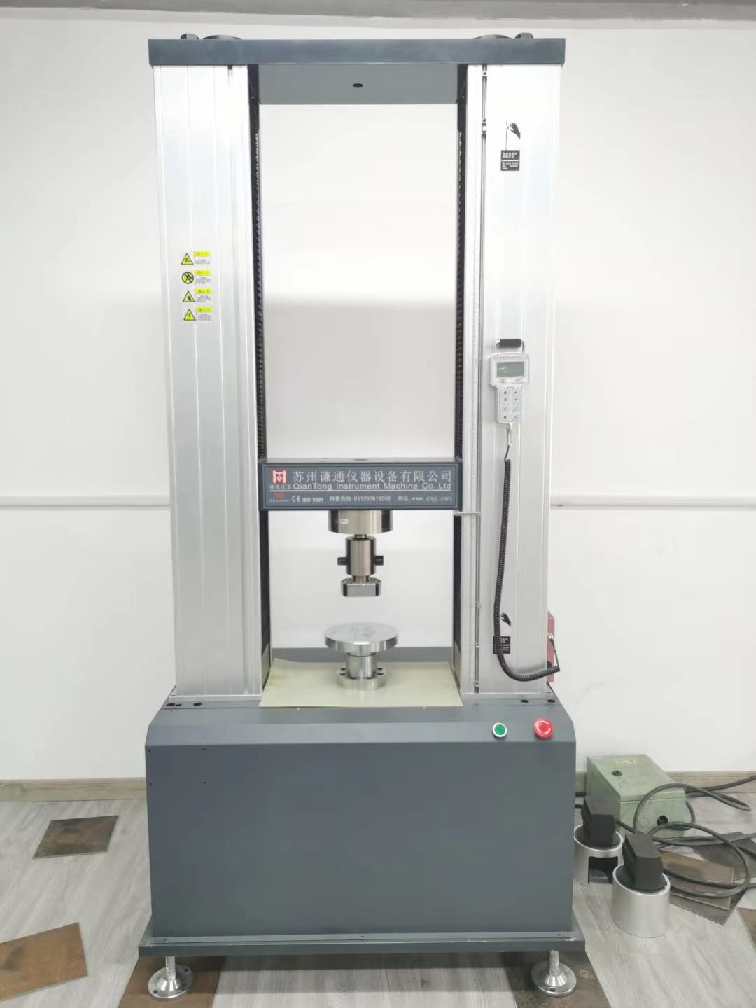 QT-6105S — Machine d'essai de traction pour pièces automobiles